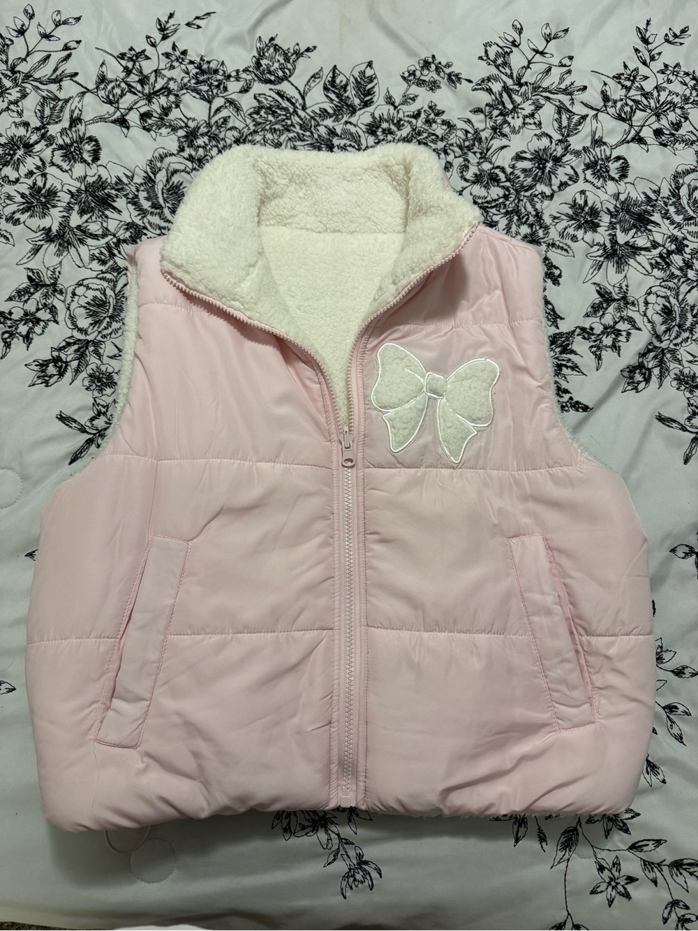 Madden Girl Light Pink Puffer Vest Sherpa inside